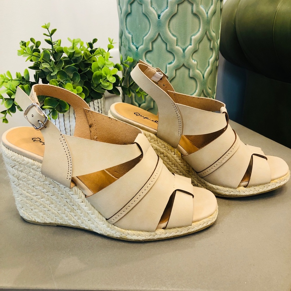 Jello Wedge-NWB-Qupid Brand